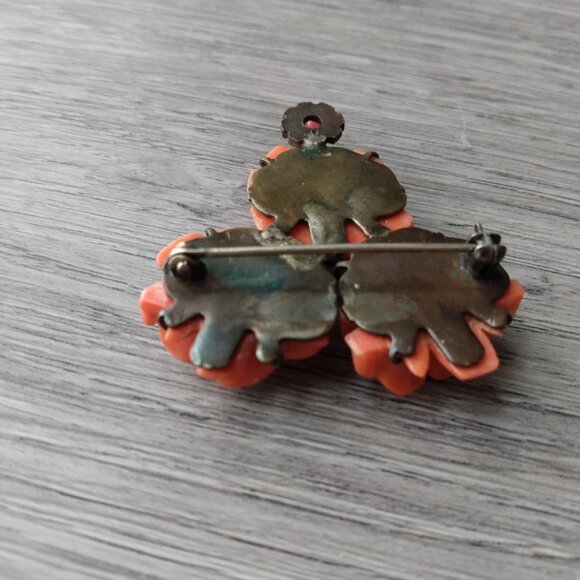 Vintage Faux Coral Brooch with Three Rose Flowers Floral - Picture 8 of 10